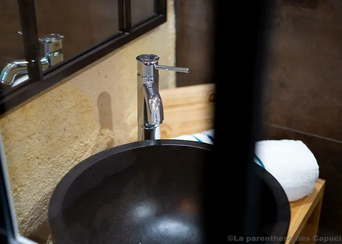 La Parenthese Des Capucins - 4*