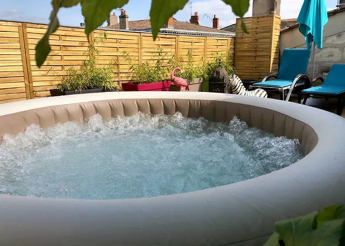 게스트하우스 La Parenthese Des Capucins - 4*