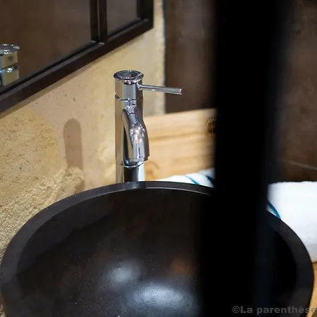 La Parenthèse Des Capucins - 4*